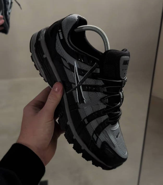 Y2K Mesh Trainer
