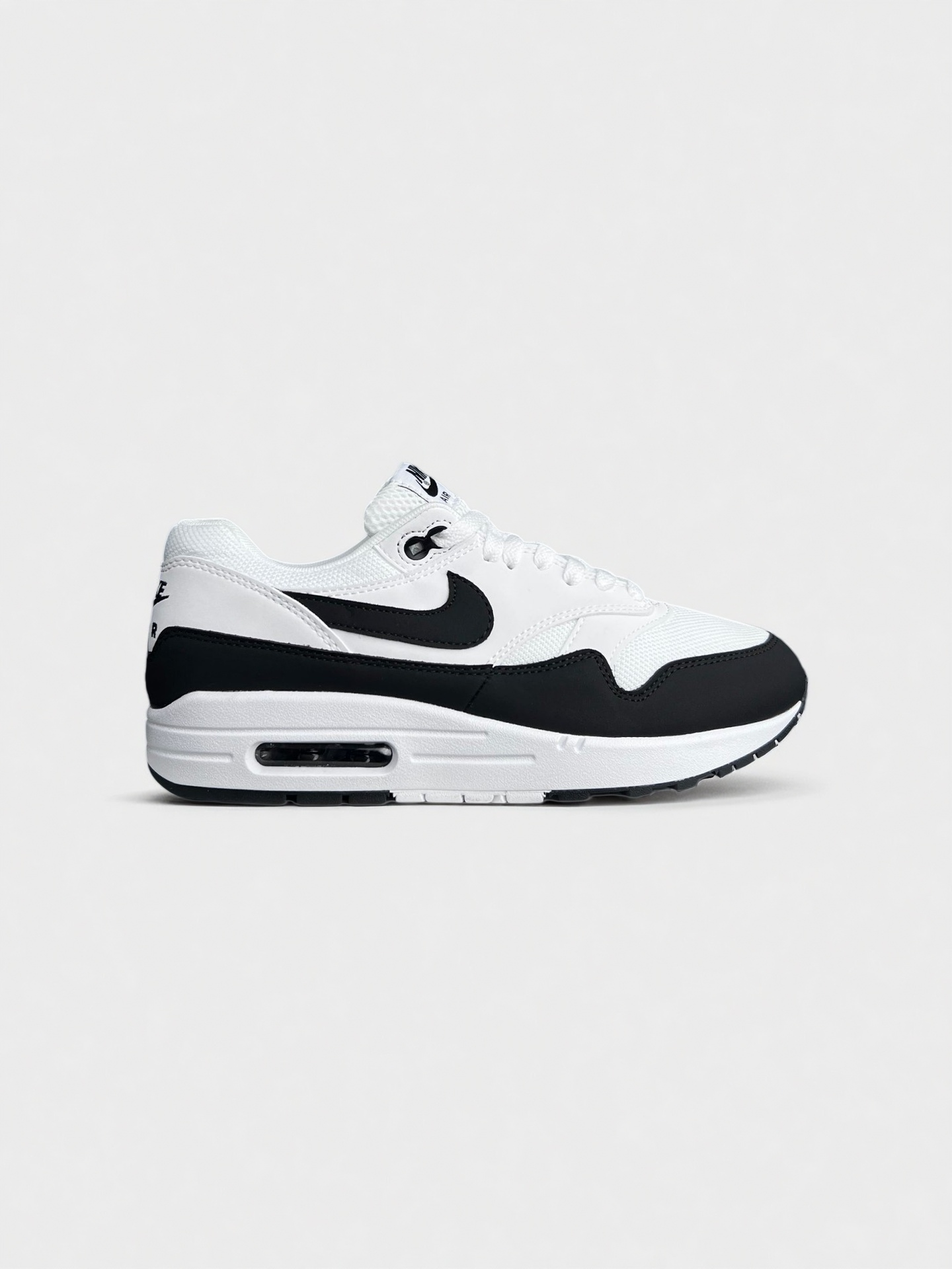 AM1 'Black & White Revival'