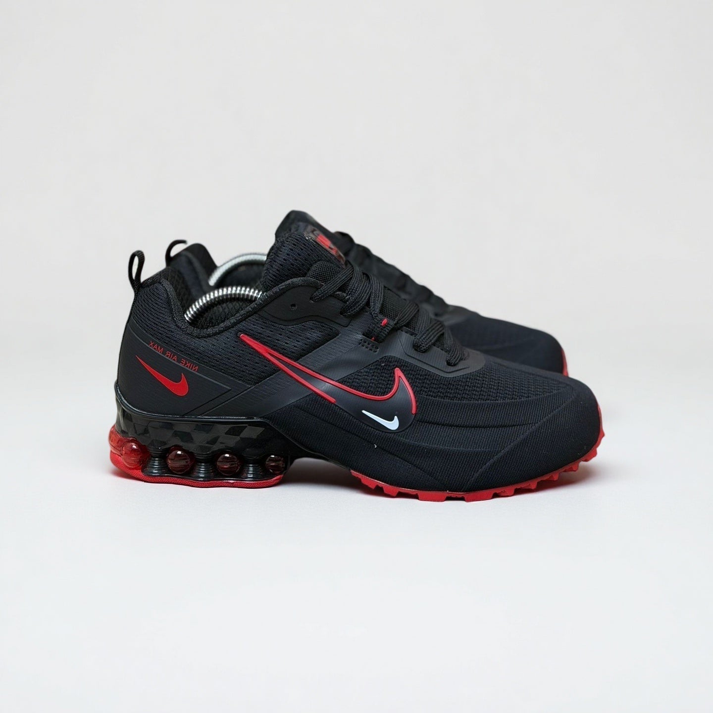 AM1 'Shadow & Scarlet' Sneaker