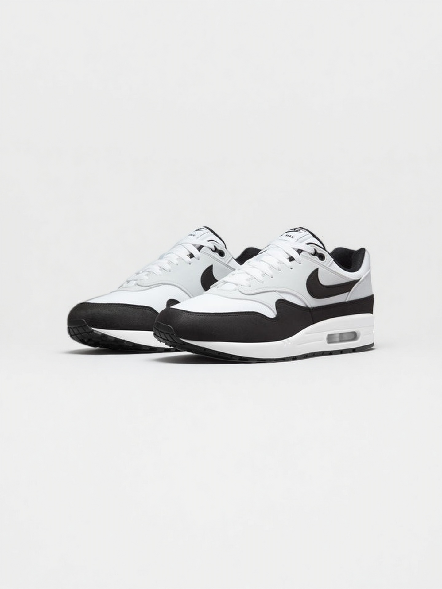 AM1 'Black & White Revival'